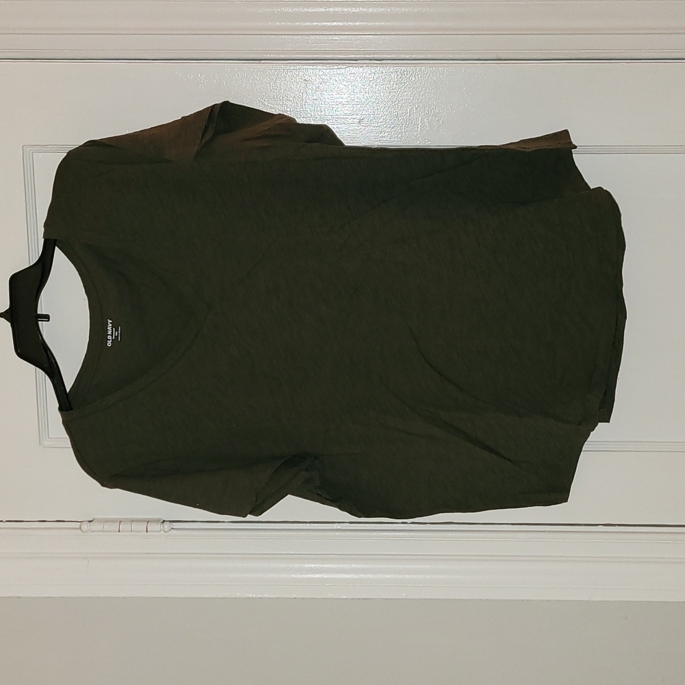 Old Navy t shirt